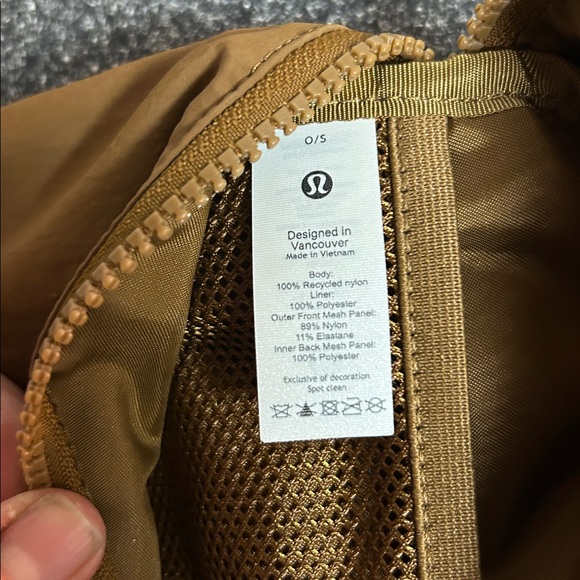Lululemon Clean Lines Belt Bag - Picture 2 of 2